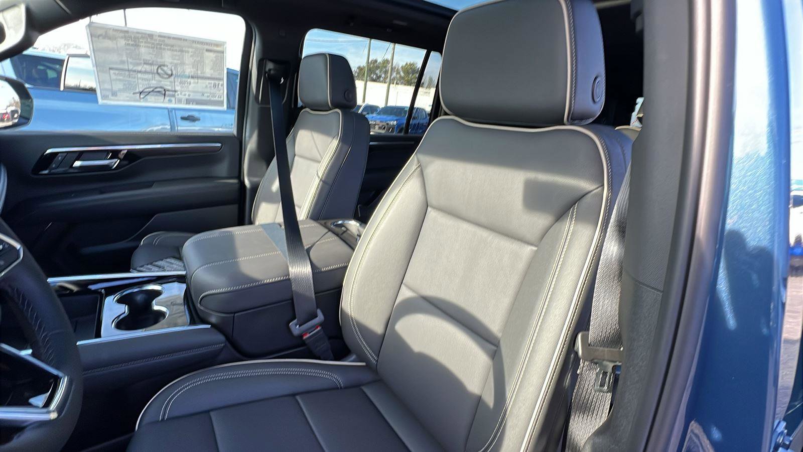 New 2026 Chevrolet Suburban Premier w/ Sun And Tow Package image 15