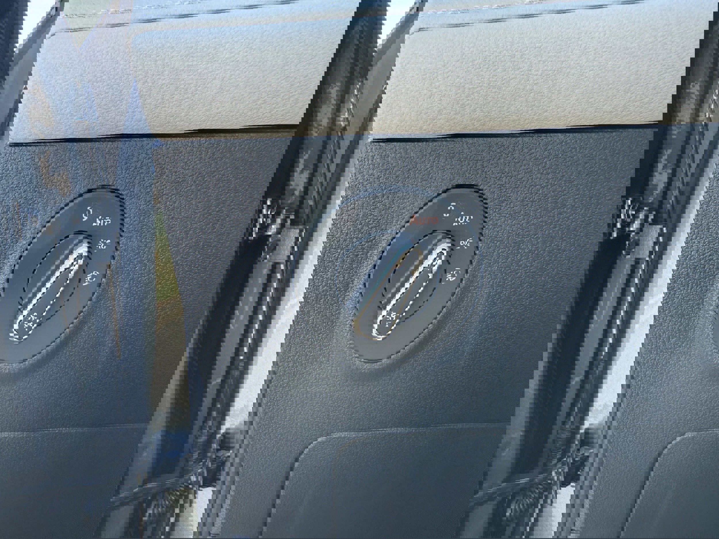 New 2025 Volkswagen Taos S image 40