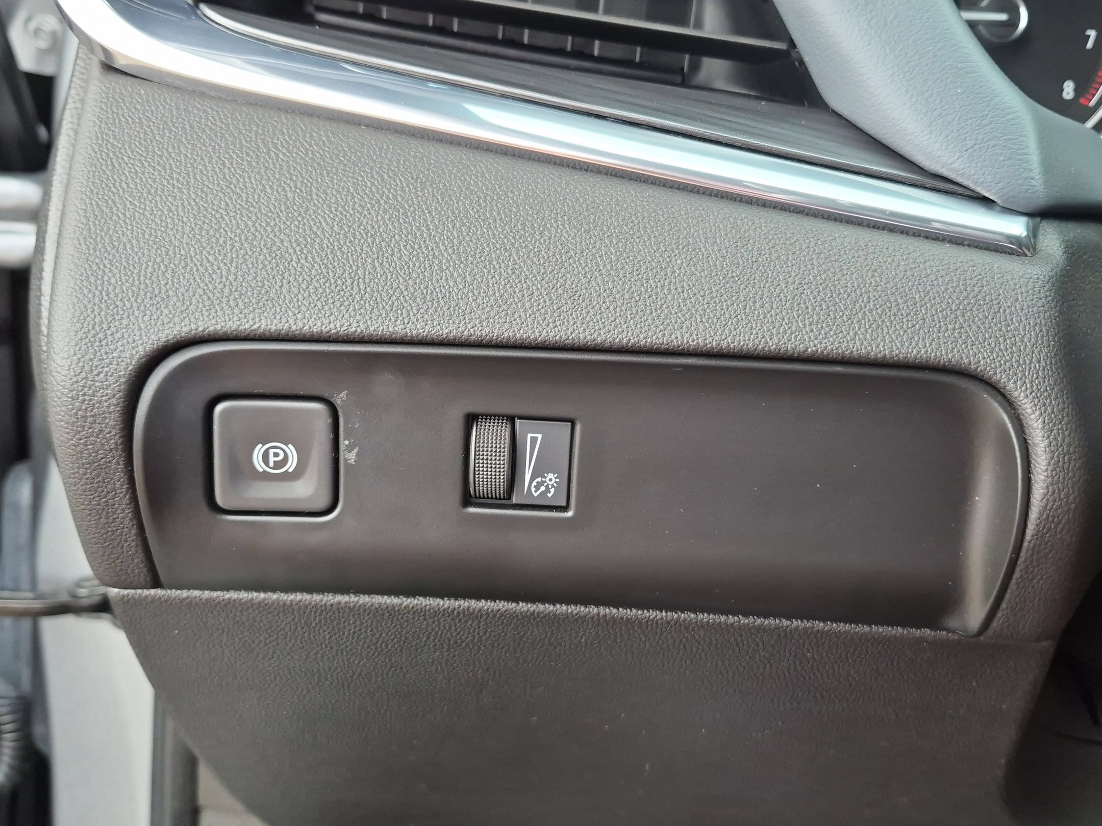 Certified 2023 Buick Enclave Essence AWD/4WD image 16
