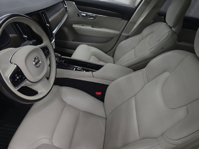 Used 2020 Volvo V90 T6 Cross Country AWD/4WD image 10