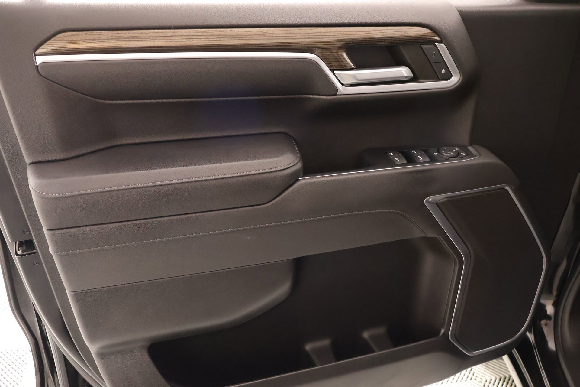 Used 2023 Chevrolet Silverado 1500 LT image 15