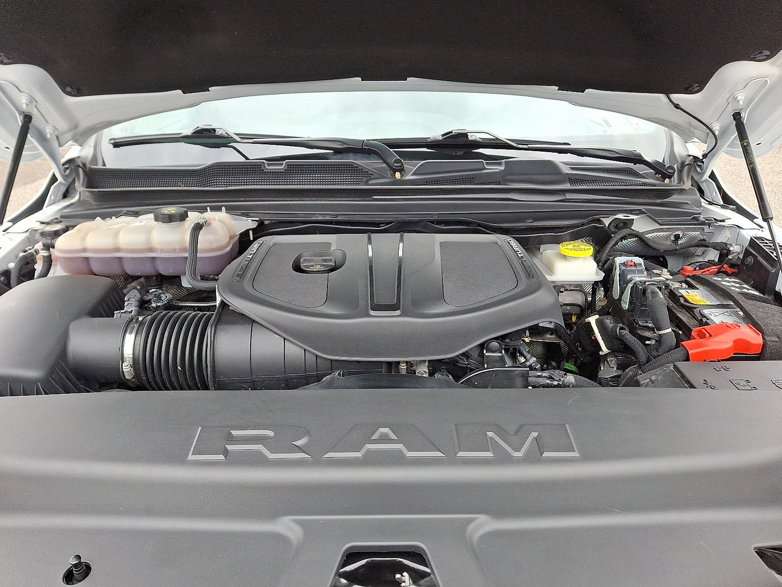 Used 2025 RAM 1500 Laramie image 29