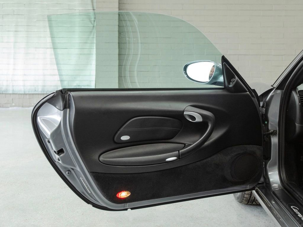 Used 2003 Porsche 911 Carrera RWD image 27