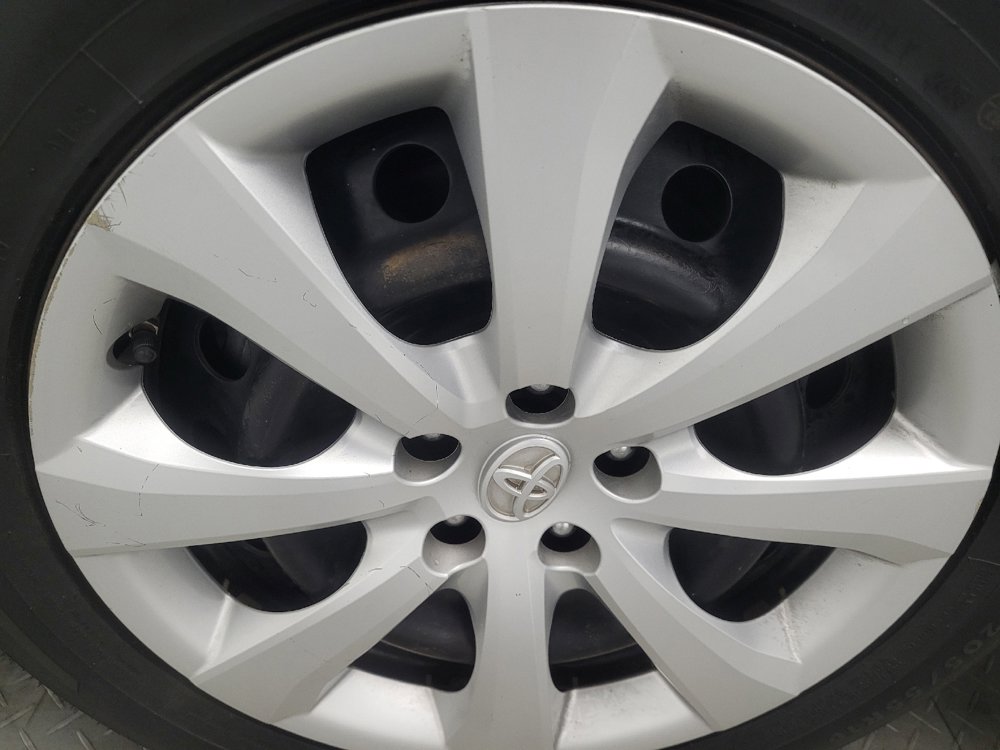 Used 2020 Toyota Corolla LE image 31