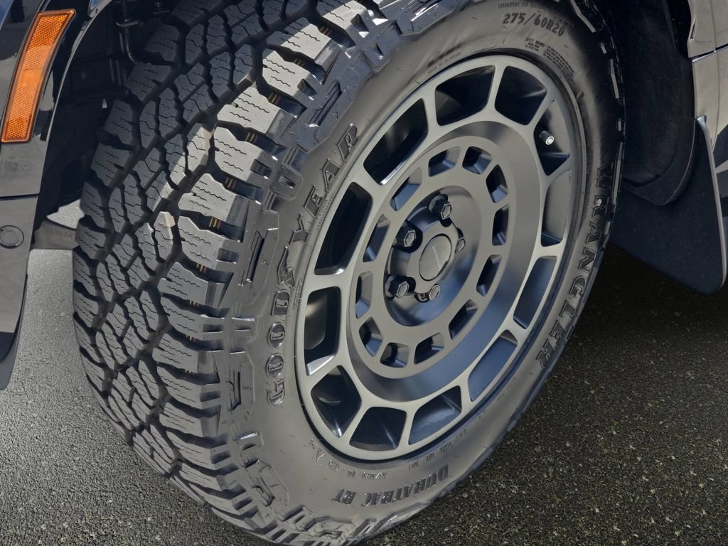 New 2026 Land Rover Defender 110 OCTA AWD/4WD image 34