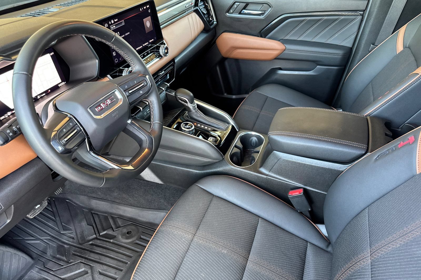 Certified 2025 GMC Canyon AT4 AWD/4WD image 10