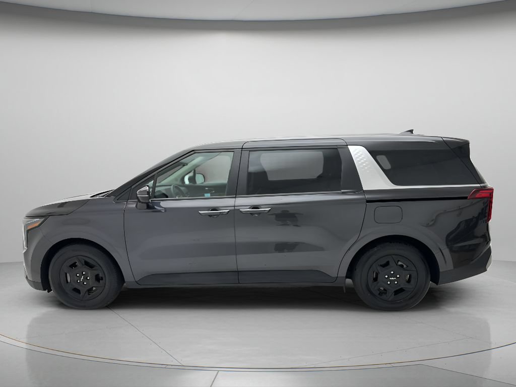 Used 2025 Kia Carnival FWD image 7