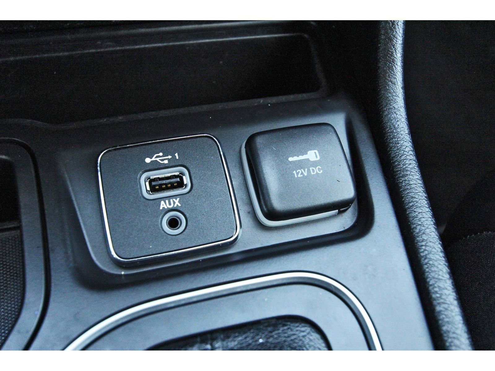 Used 2021 Jeep Cherokee Latitude Plus image 28