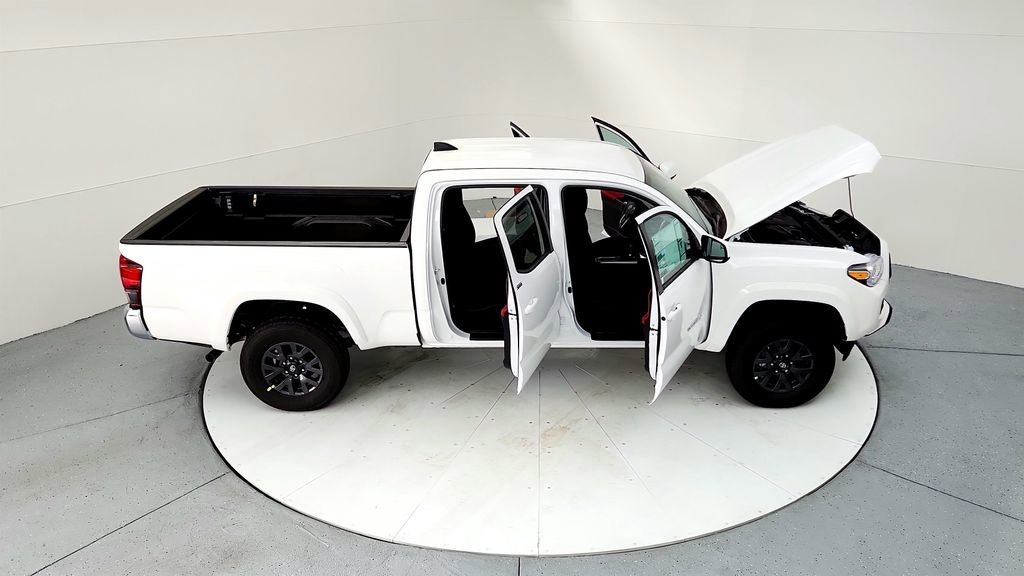 Certified 2023 Toyota Tacoma SR5 AWD/4WD image 28
