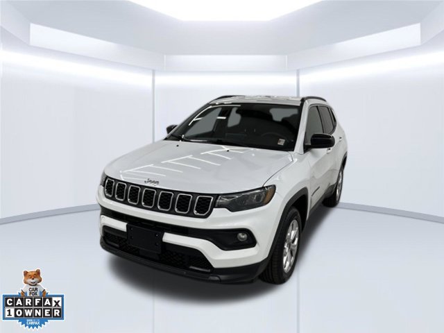 Used 2025 Jeep Compass Latitude AWD/4WD image 2