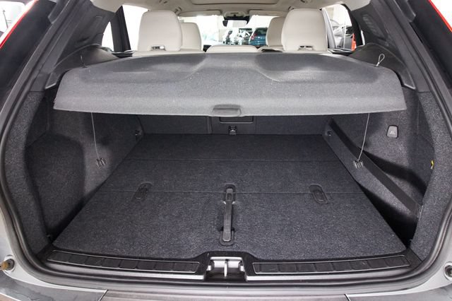 Used 2019 Volvo XC40 T5 Momentum AWD/4WD image 22