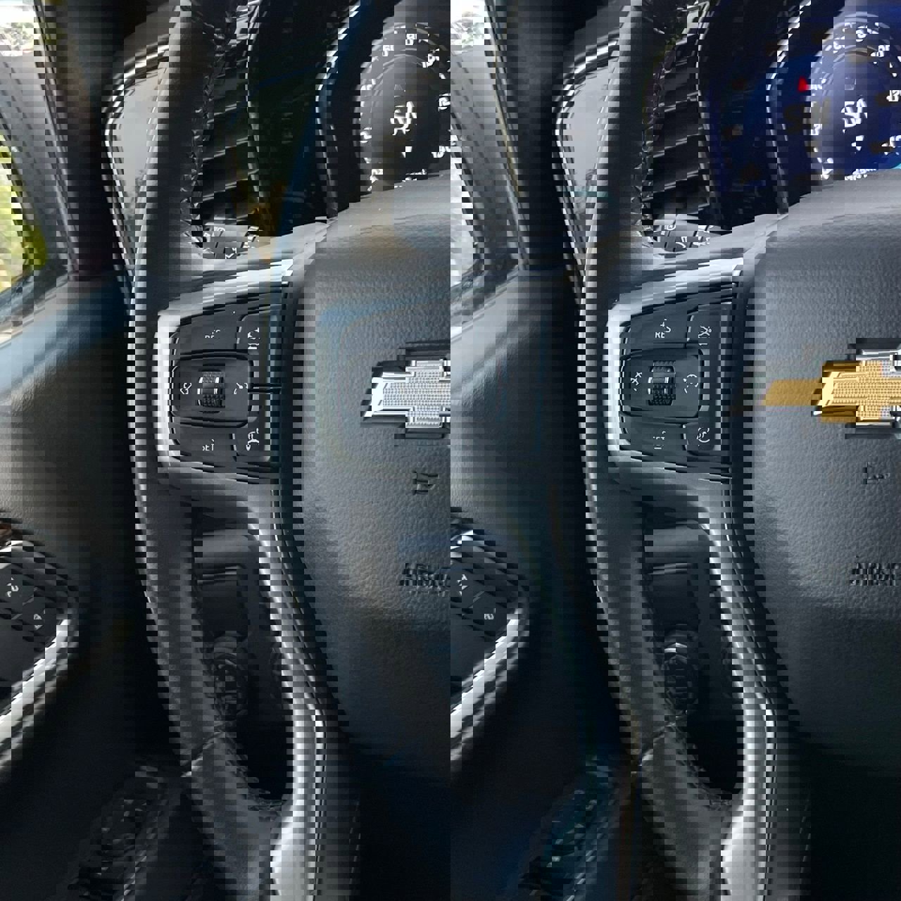 Used 2025 Chevrolet Silverado 1500 LT image 13