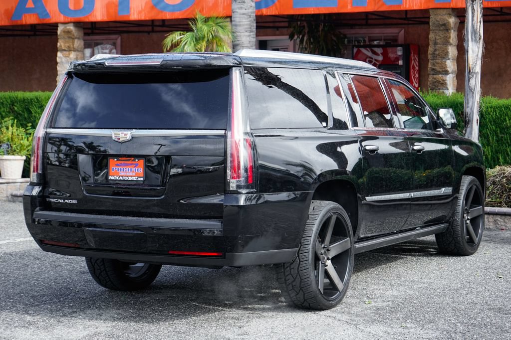Used 2016 Cadillac Escalade ESV Platinum AWD/4WD image 14