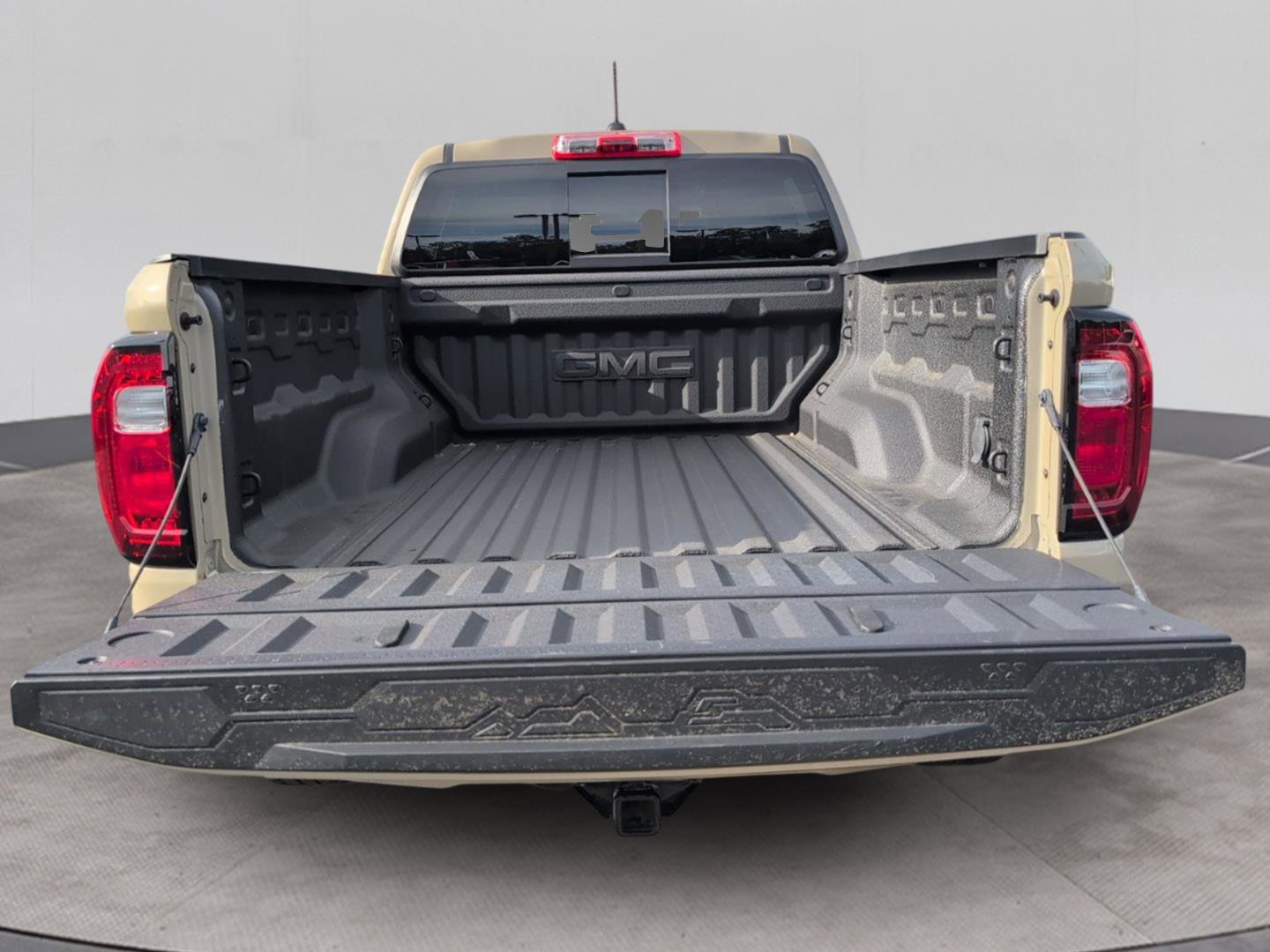 Used 2023 GMC Canyon AT4 w/ AT4 Premium Package image 9