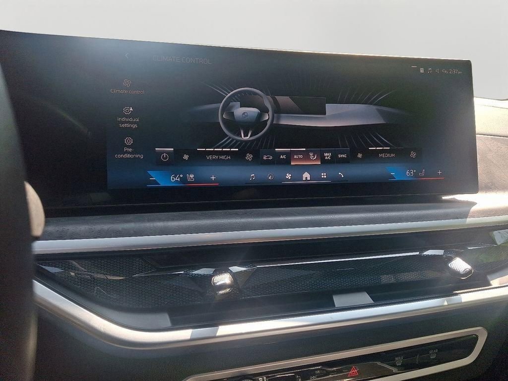 Certified 2025 BMW X5 xDrive50e w/ Climate Comfort Package image 16