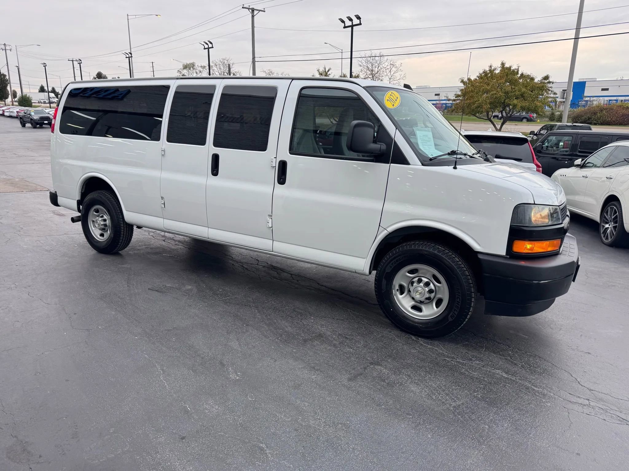 Used 2022 Chevrolet Express 3500 LS RWD image 6