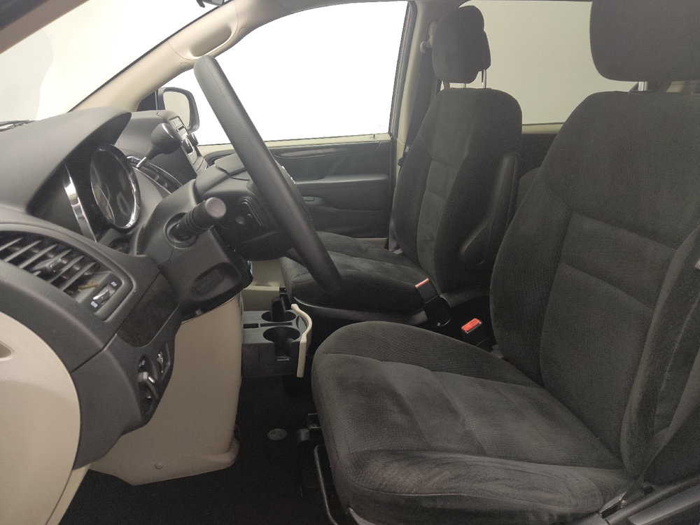 Used 2017 Dodge Grand Caravan SE image 17