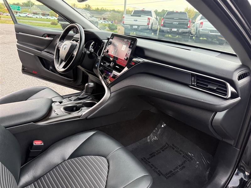 Used 2022 Toyota Camry SE image 13