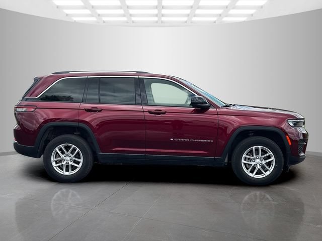 Certified 2023 Jeep Grand Cherokee Laredo AWD/4WD image 8