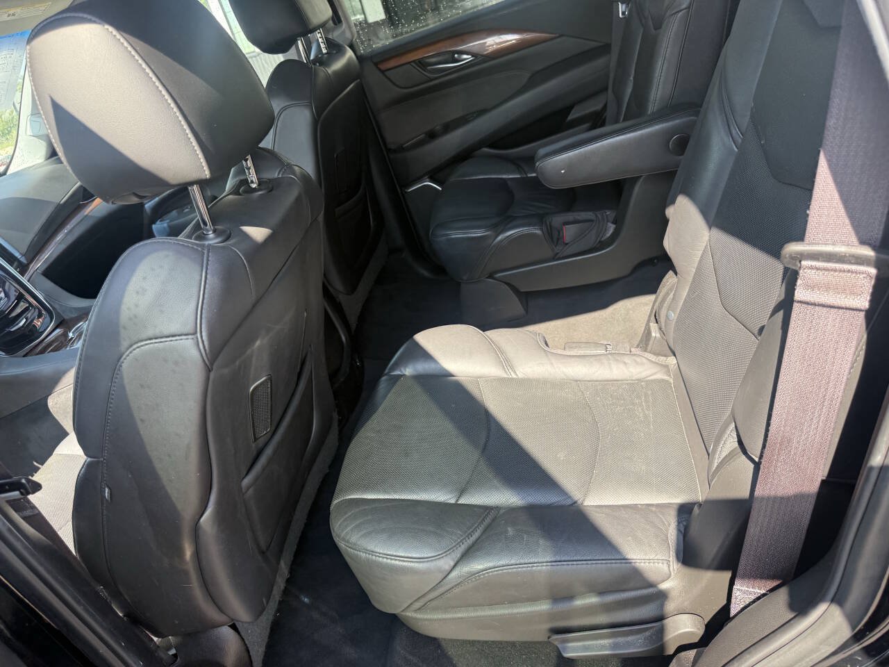 Used 2017 Cadillac Escalade Luxury AWD/4WD image 18