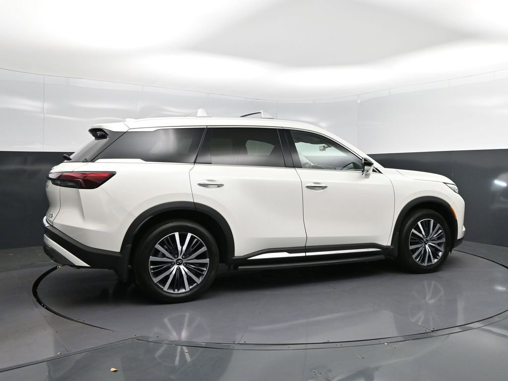 Used 2023 INFINITI QX60 Sensory w/ Vision Package image 8