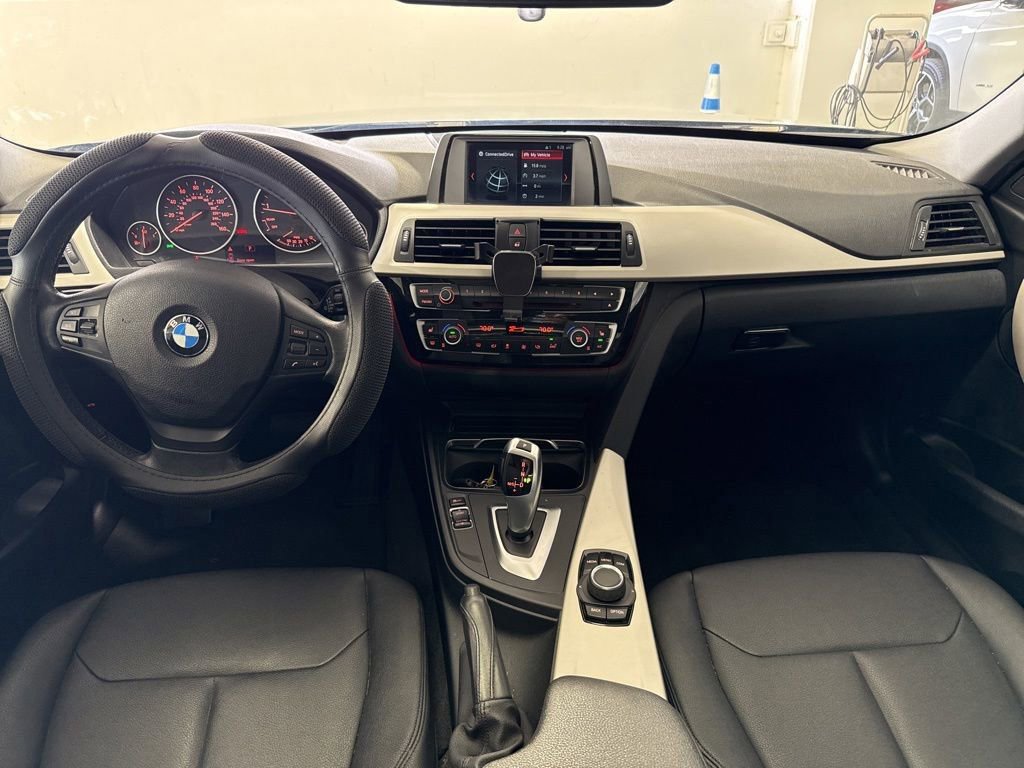 Used 2018 BMW 320i Sedan RWD image 8