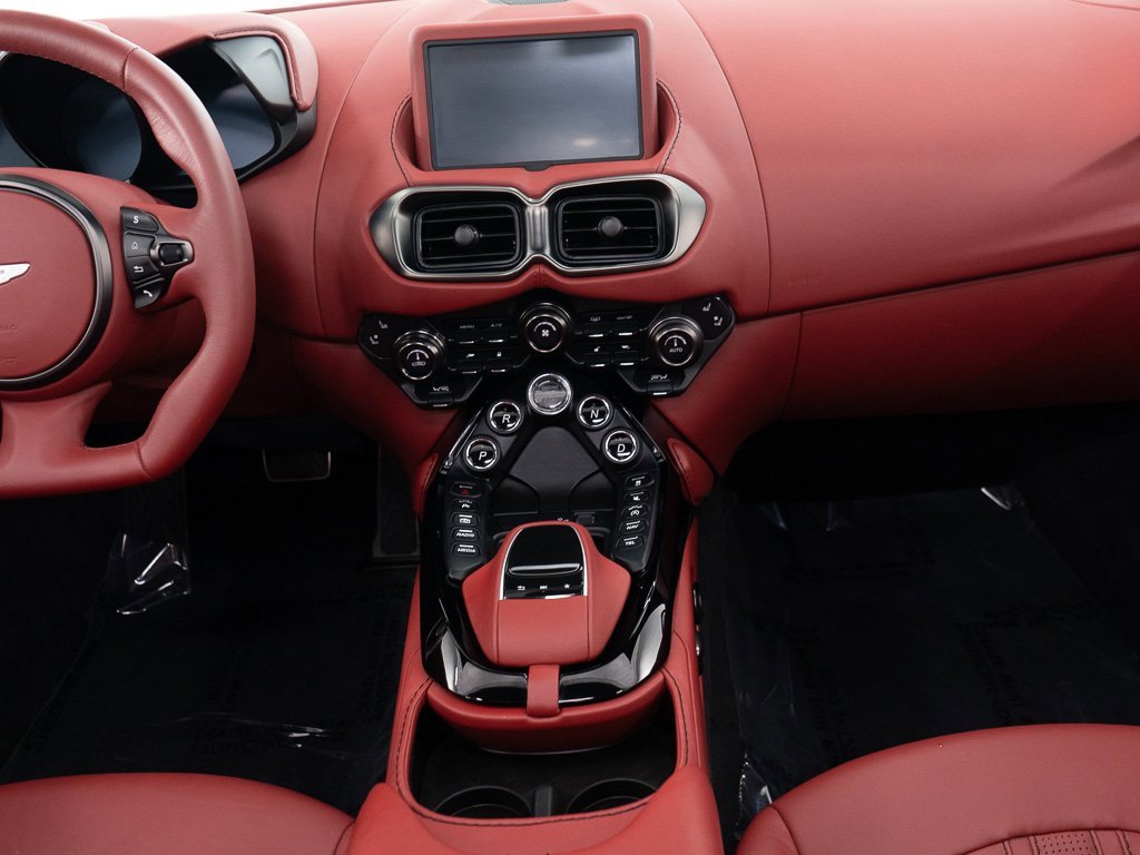Used 2021 Aston Martin V8 Vantage Roadster image 31