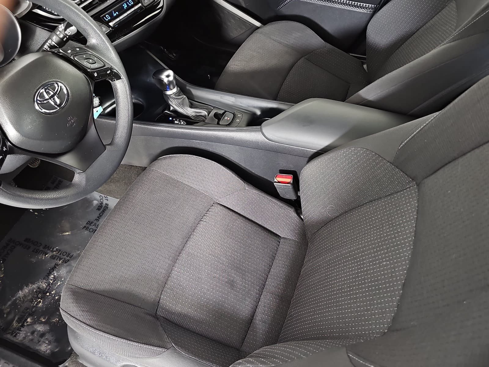 Used 2019 Toyota C-HR LE FWD image 16