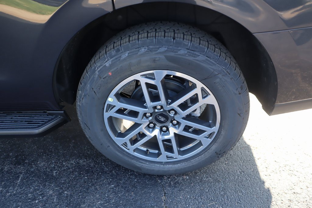 New 2025 Ford Expedition Active image 20