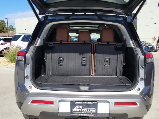 Used 2022 Nissan Pathfinder Platinum w/ Cargo Package AWD/4WD image 19