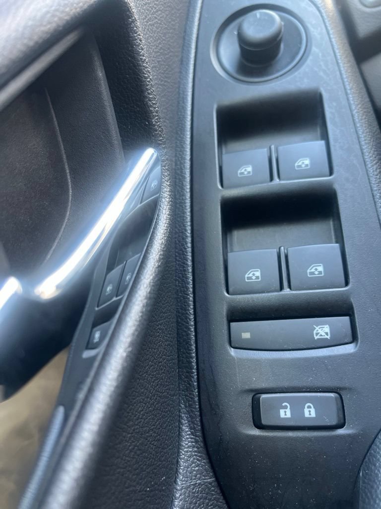 Used 2022 Chevrolet Trax LT w/ LT Convenience Package AWD/4WD image 21