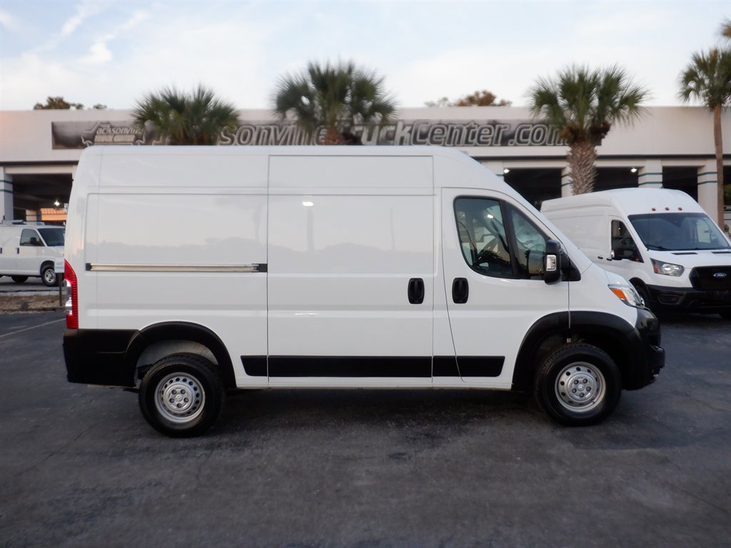 Used 2024 RAM ProMaster 2500 w/ Convenience Group image 1