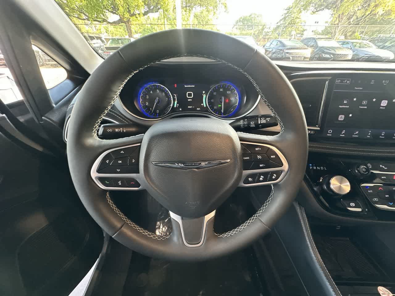 Used 2026 Chrysler Pacifica Limited FWD image 15