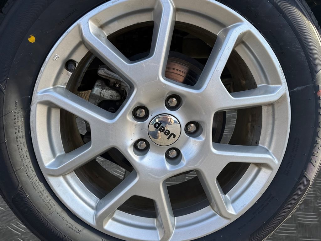 Certified 2023 Jeep Renegade Latitude image 20