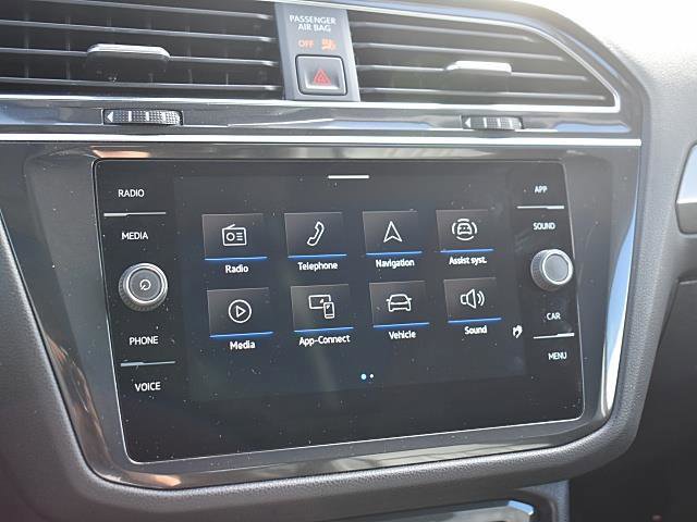 Used 2022 Volkswagen Tiguan SE image 20