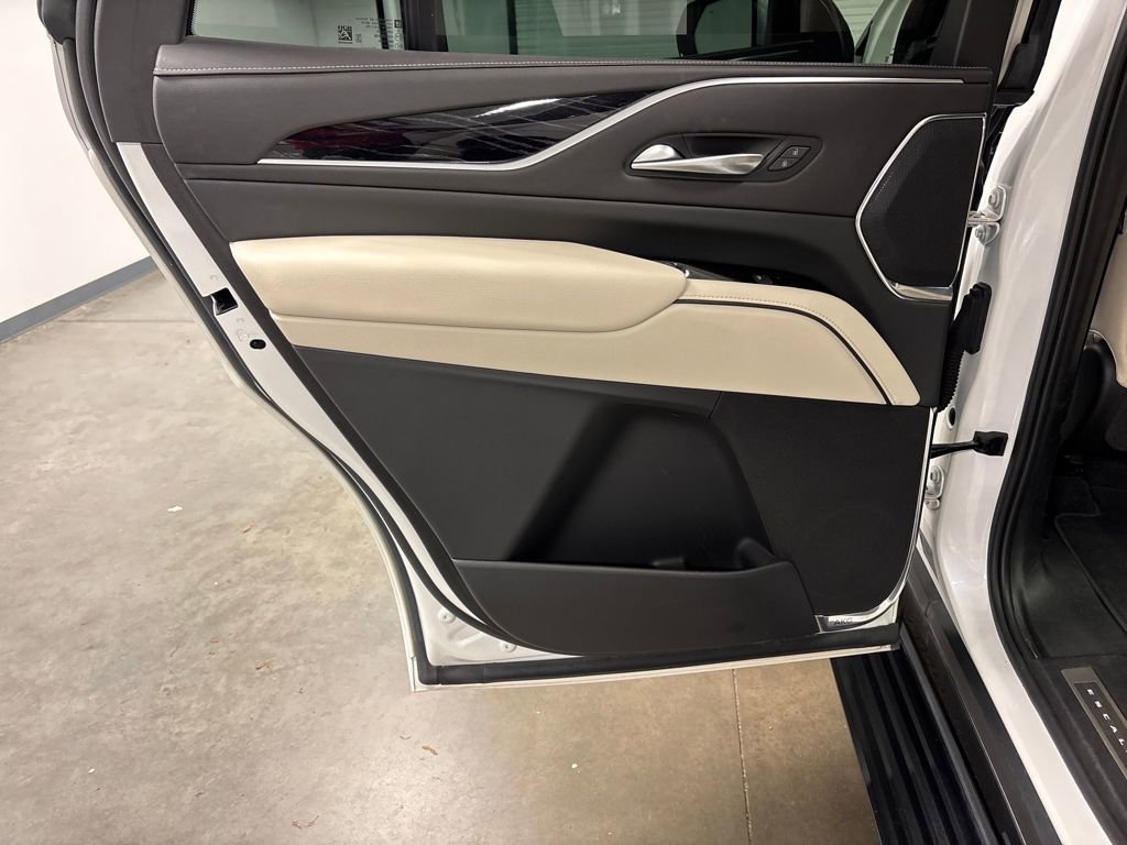 Certified 2023 Cadillac Escalade Sport w/ LPO, ONYX Package image 34