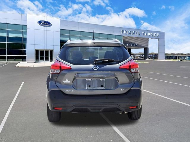 Used 2020 Nissan Kicks SV image 3