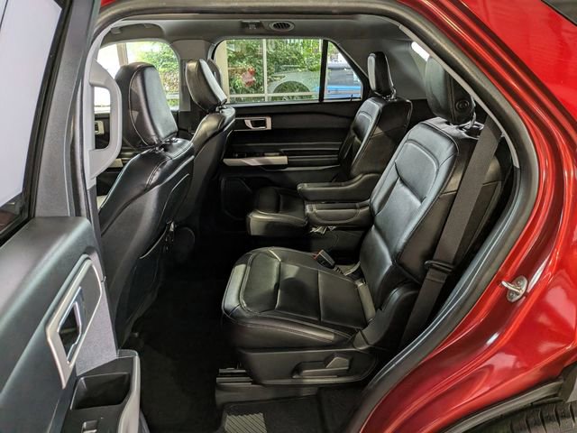 Used 2020 Ford Explorer XLT w/ Equipment Group 202A AWD/4WD image 19