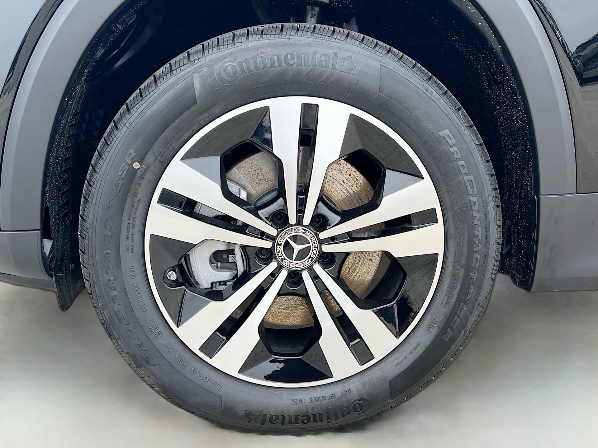 Used 2025 Mercedes-Benz GLB 250 4MATIC w/ Winter Package image 20