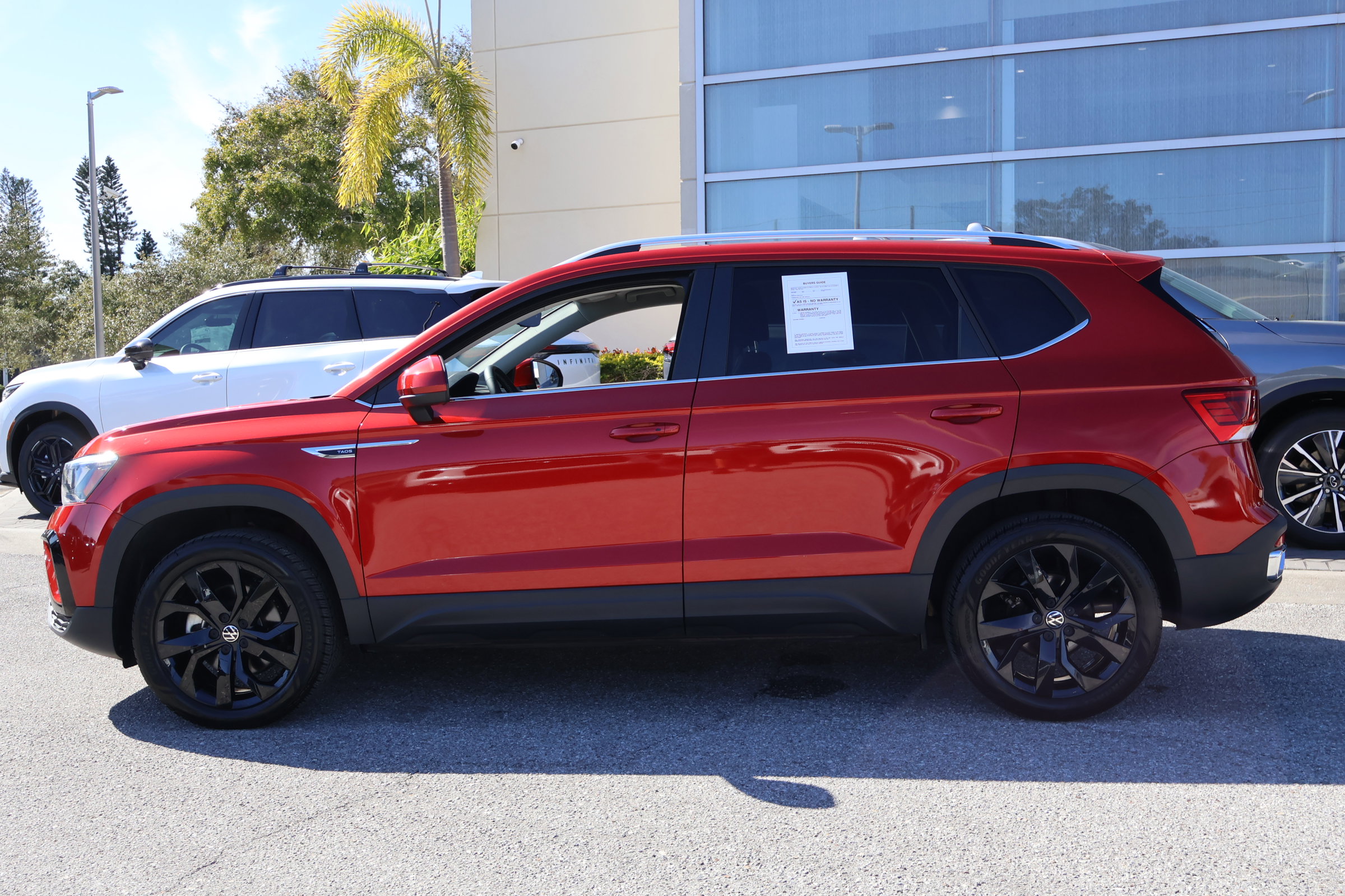 Used 2023 Volkswagen Taos SE w/ Black Wheel Package image 5