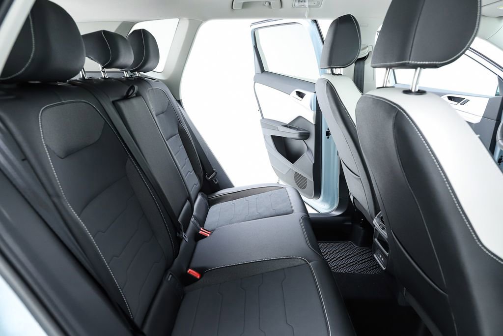 New 2026 Volkswagen Taos SE FWD image 36