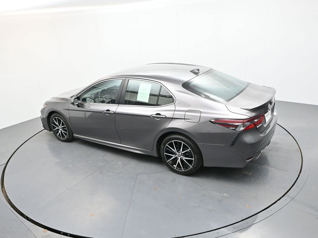 Used 2024 Toyota Camry SE image 25