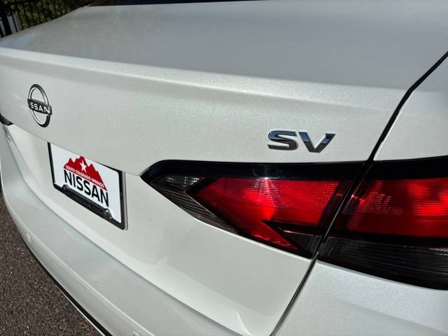 Used 2023 Nissan Versa SV FWD image 9