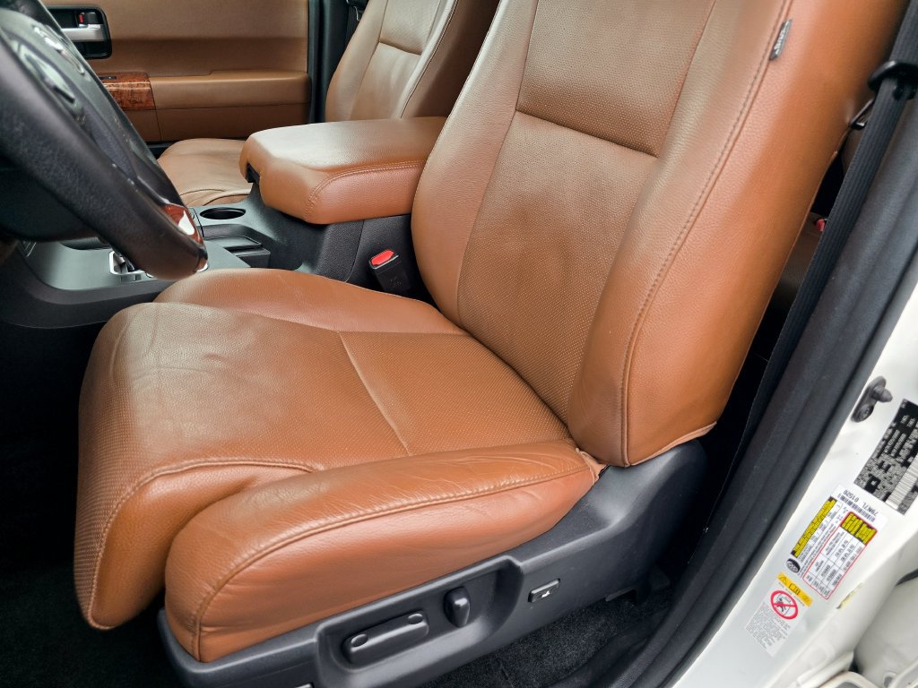 Used 2018 Toyota Sequoia Platinum AWD/4WD image 28