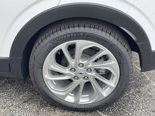 New 2027 Chevrolet Bolt LT w/ Comfort Package FWD image 11