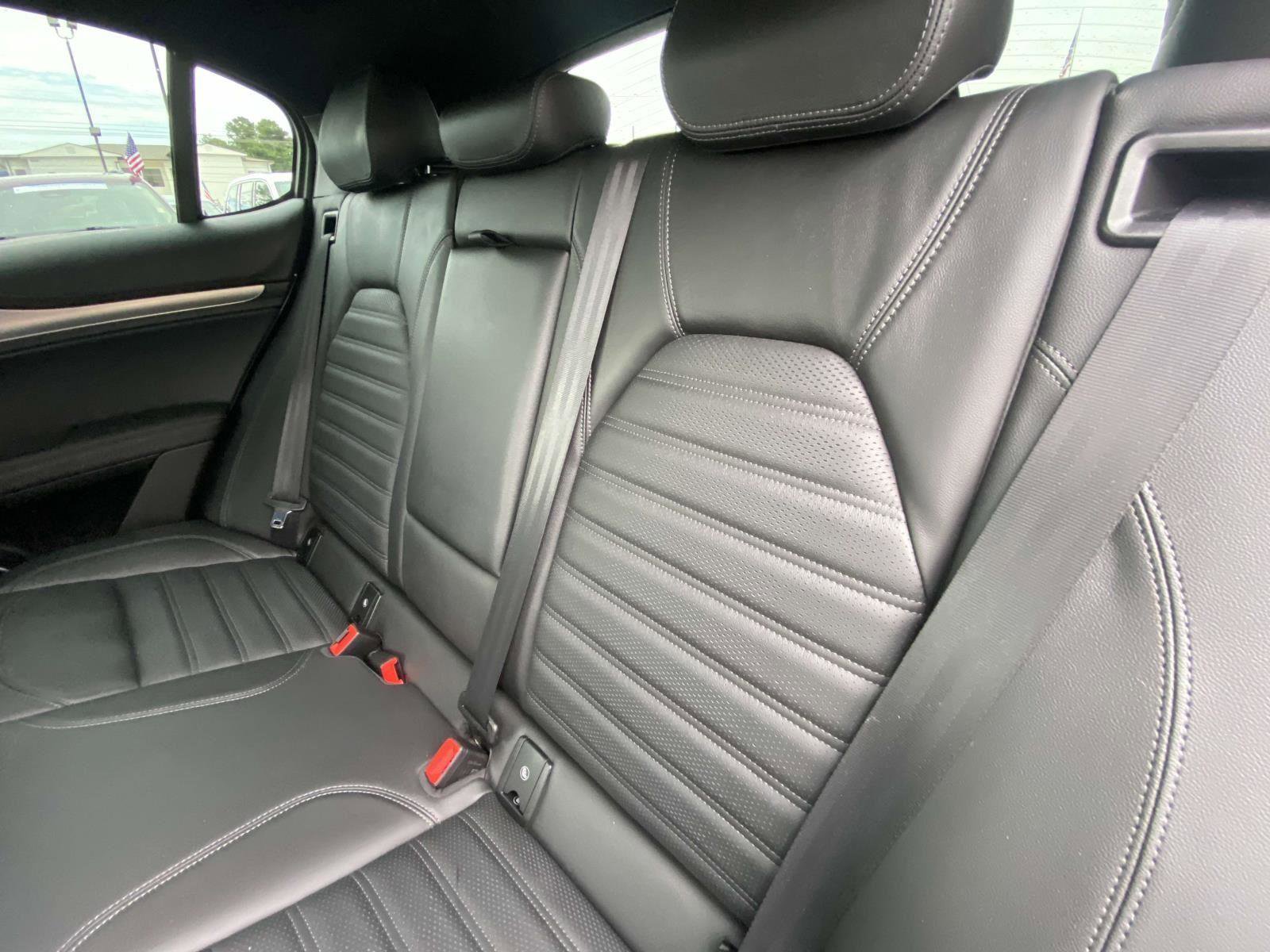 Used 2022 Alfa Romeo Stelvio Veloce image 18