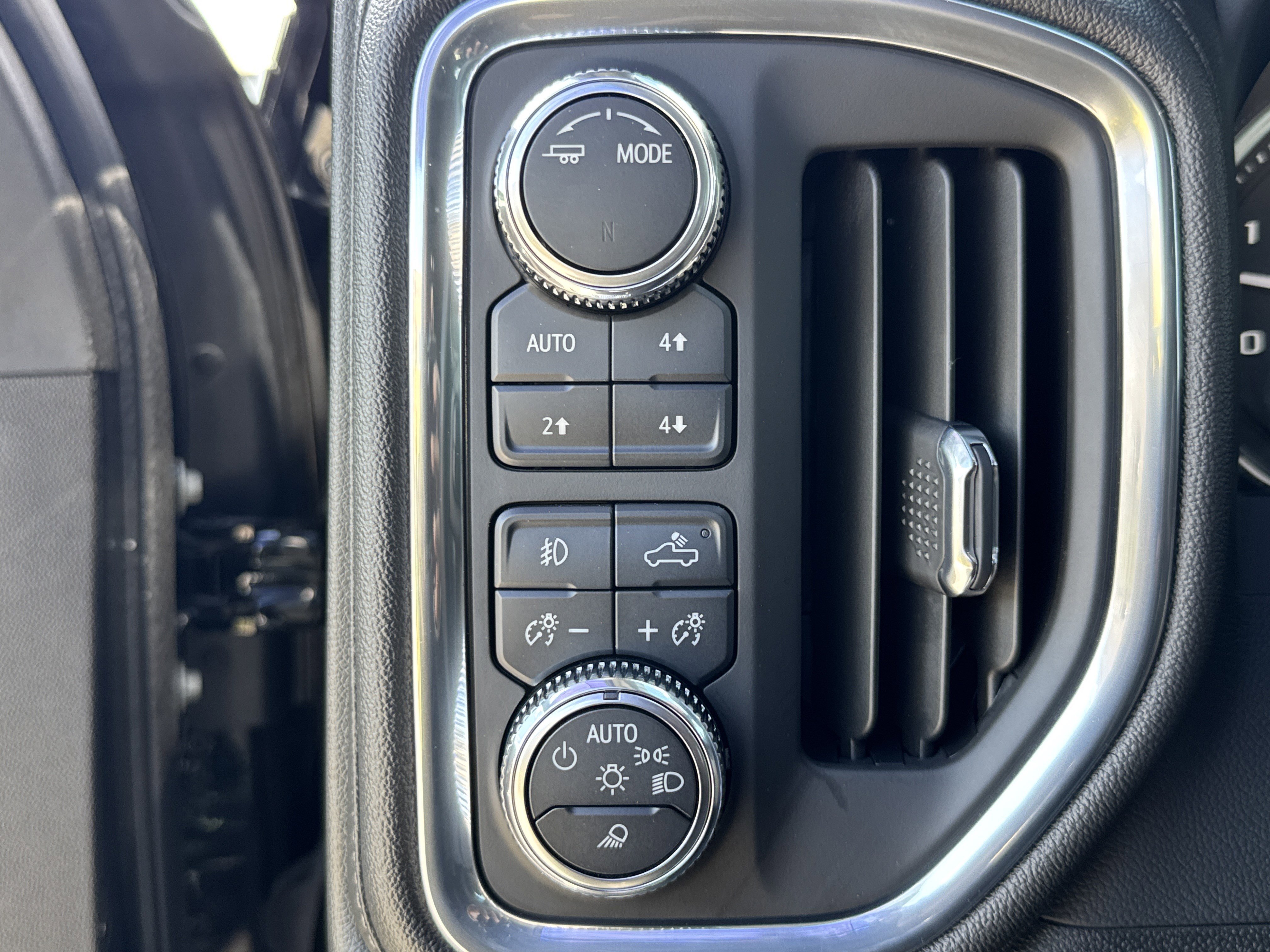 Used 2023 GMC Sierra 2500 Denali image 18