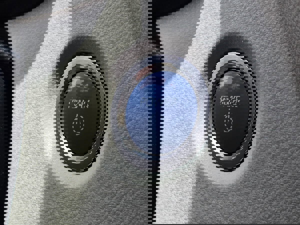 Used 2020 Toyota Corolla LE image 45