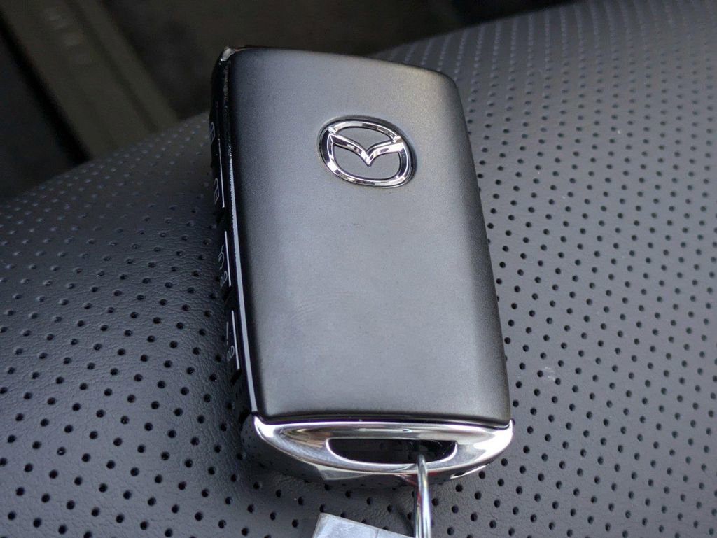 New 2025 MAZDA CX-90 Plug-In Hybrid w/ Premium Plus image 37