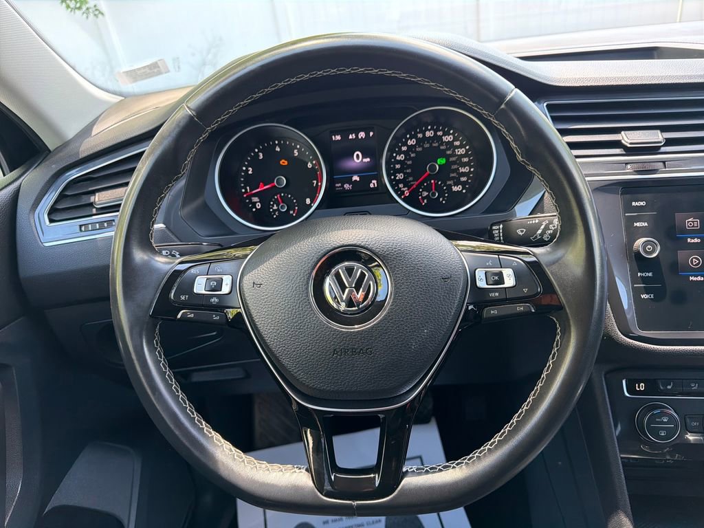 Used 2021 Volkswagen Tiguan SE FWD image 17